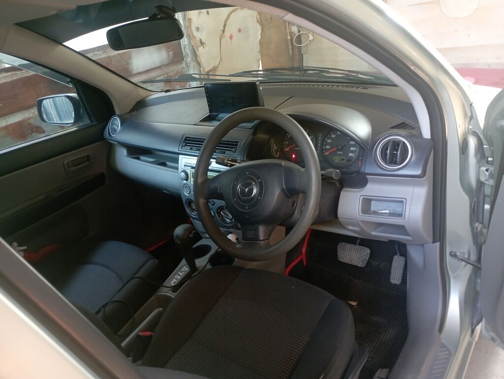 Mazda Demio: 2004 г., 1.3 л, Автомат, Бензин, Хэтчбэк: фото 5