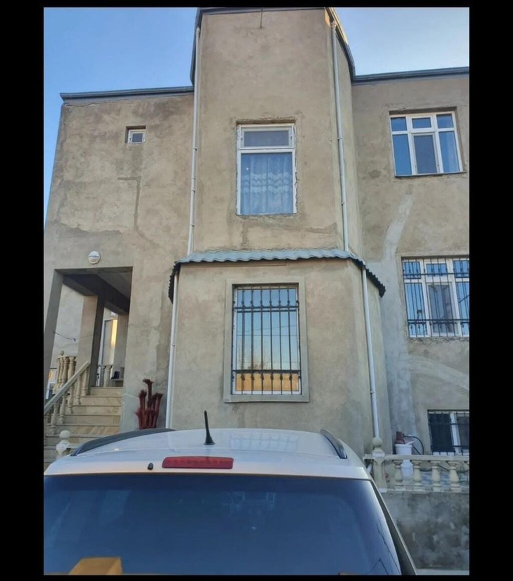 8 otaq, 270 kv. m, Orta təmir