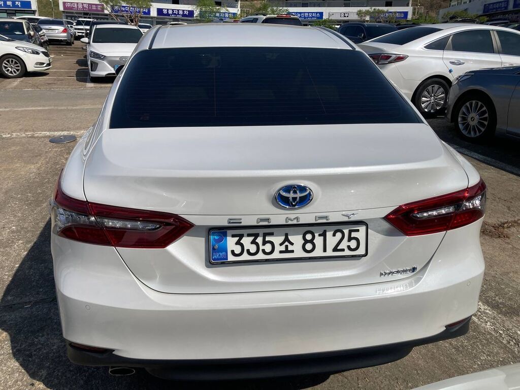 Toyota Camry: 2023 г., 2.5 л, Вариатор, Гибрид, Седан: фото 4
