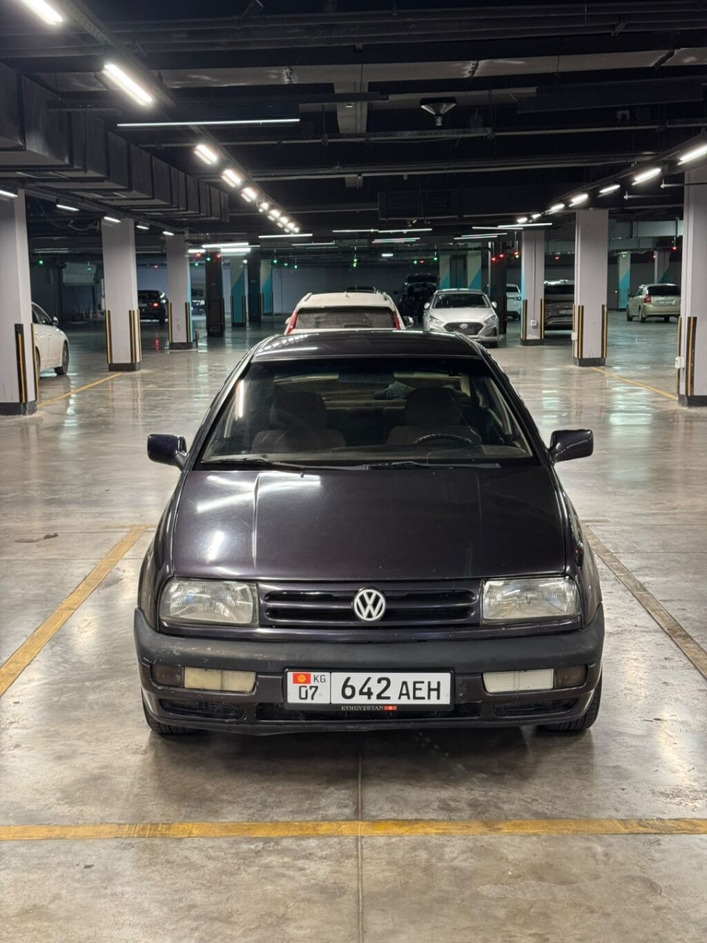 Volkswagen Vento: 1993 г., 1.8 л, Механика, Бензин, Седан: фото 2