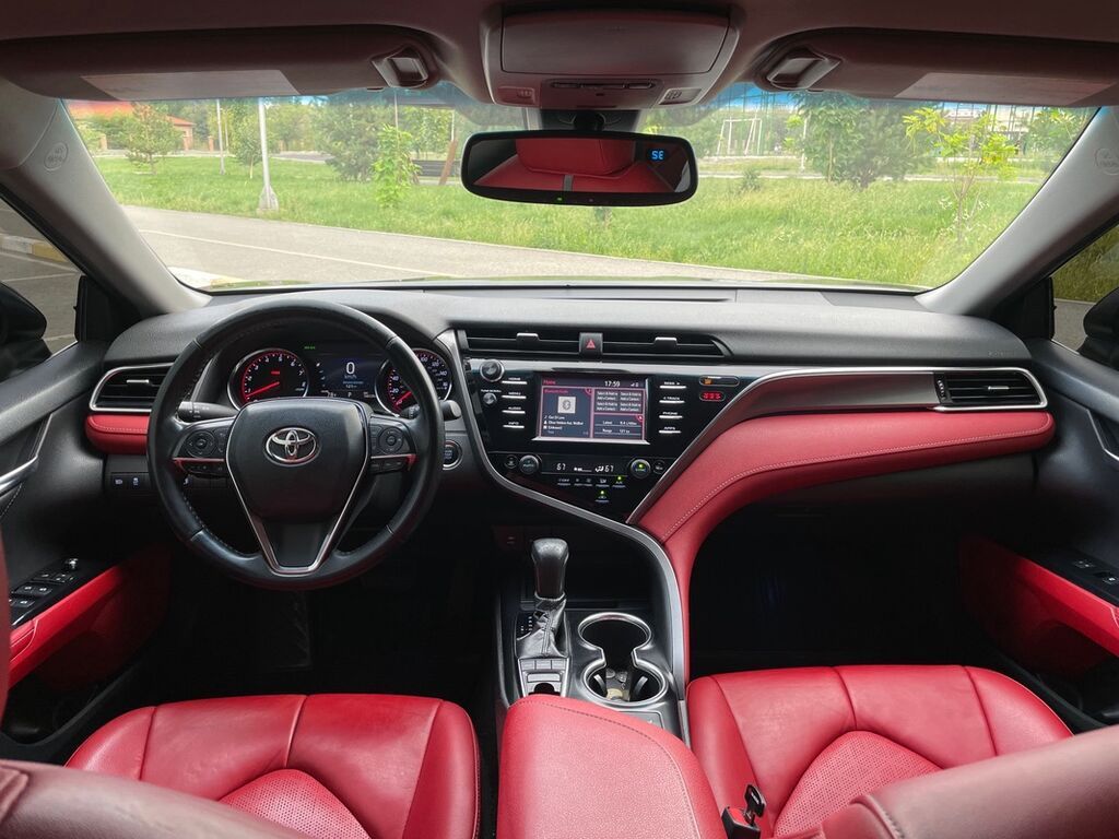 Toyota Camry: 2018 г., 2.5 л, Бензин, Седан: фото 7