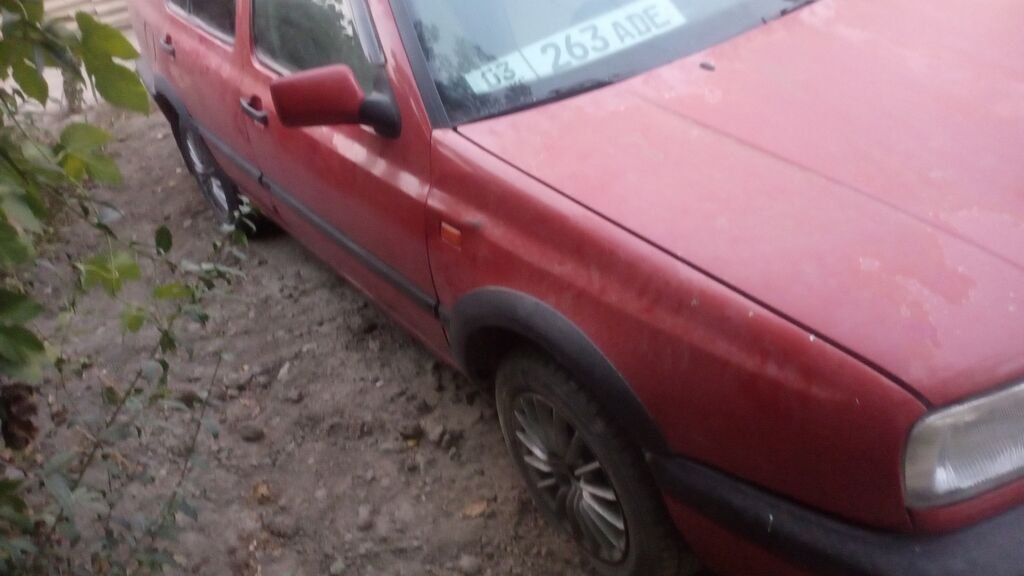 Volkswagen Vento: 1994 г., Седан: фото 4