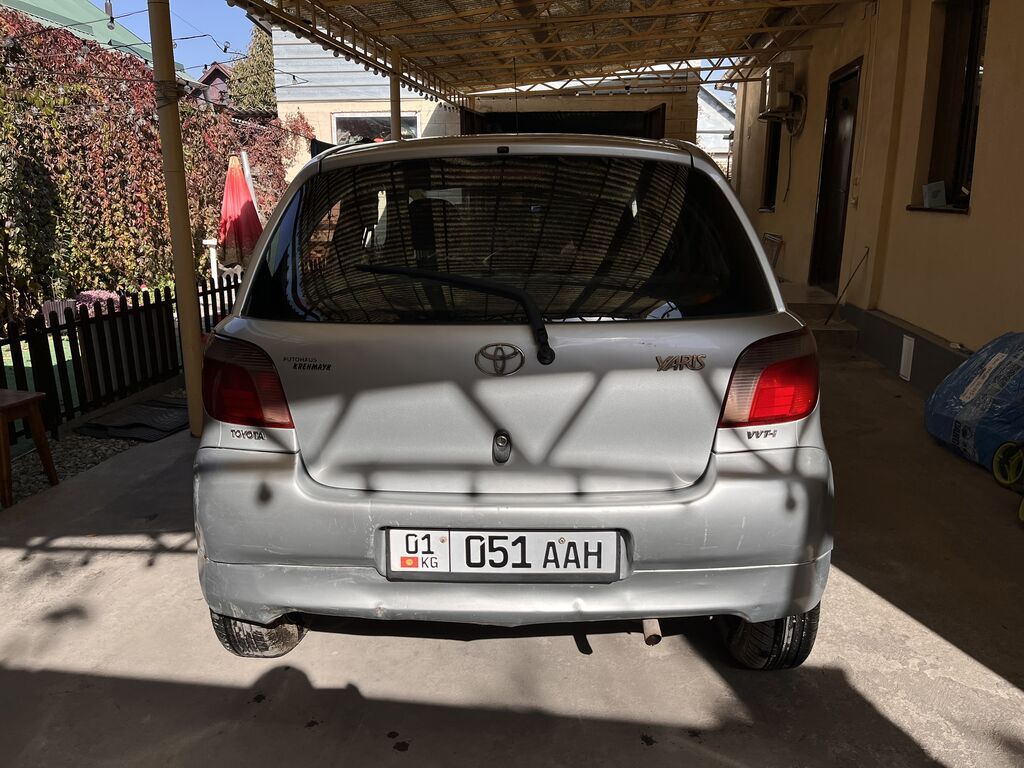 Toyota Yaris: 2000 г., 1.3 л, Автомат, Бензин, Хэтчбэк: фото 6