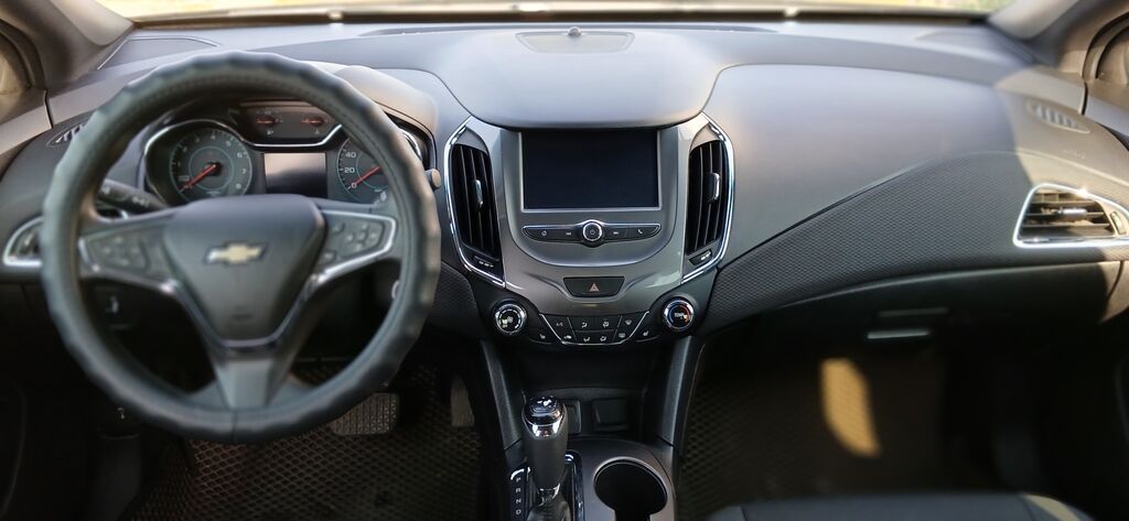 Chevrolet Cruze: 2018 г., 1.4 л, Автомат, Бензин, Седан: фото 6