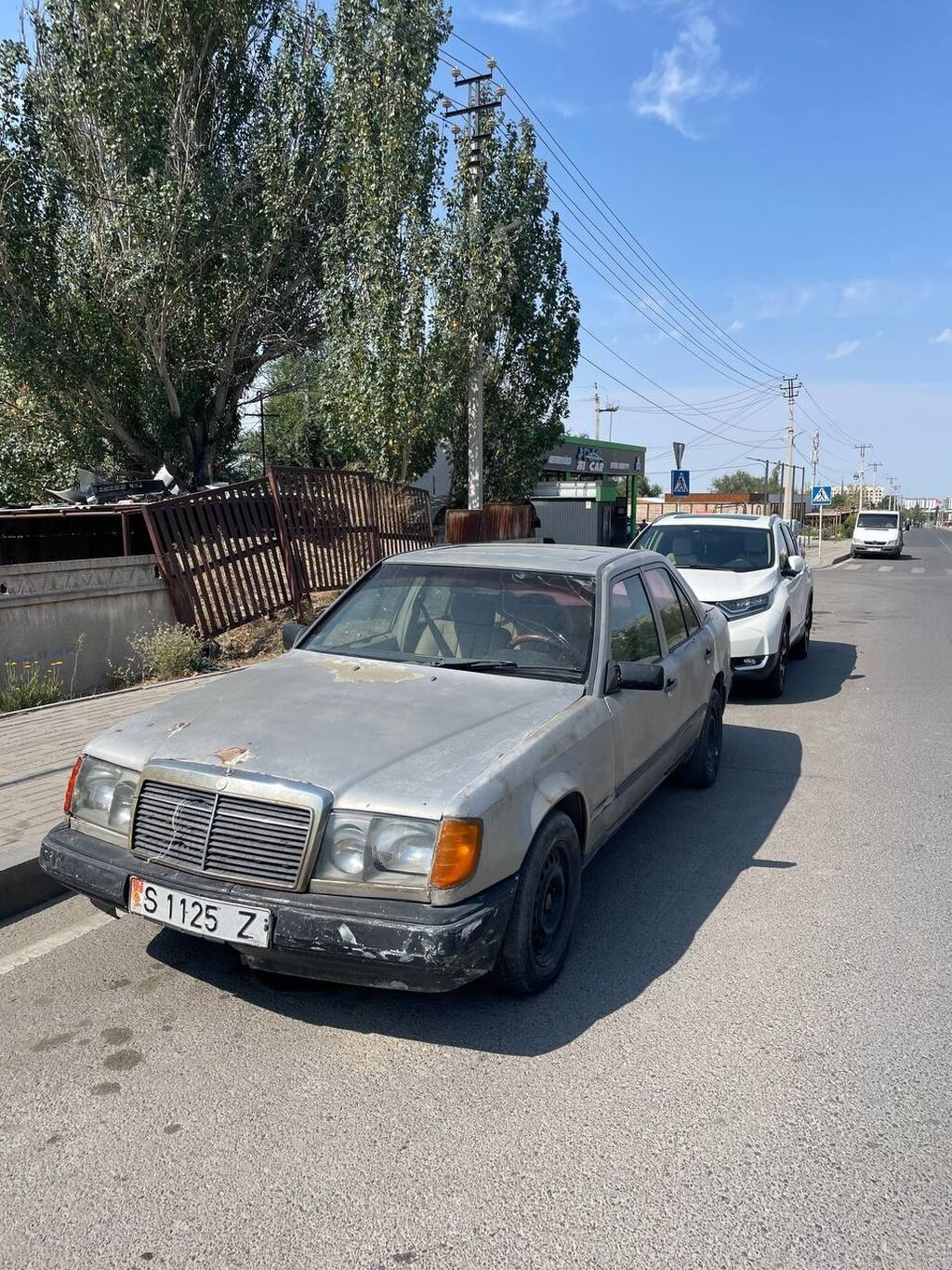 Mercedes-Benz W124: 1988 г., 2.3 л, Механика, Бензин, Седан: фото 3