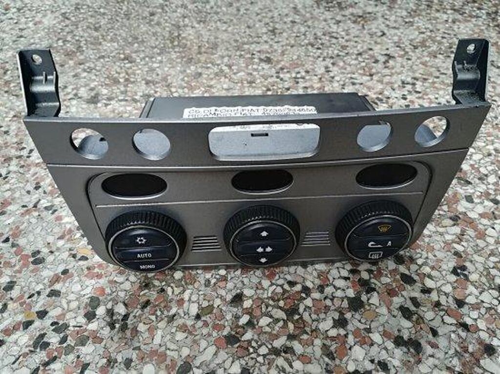 Ostalo: Alfa Romeo 147 panel klime digitalni. Alfa Romeo 147 panel klime