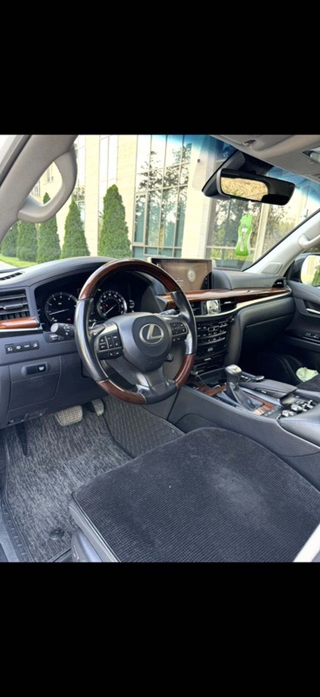 Lexus LX: 2017 г., 5.7 л, Автомат, Бензин, Внедорожник: фото 8