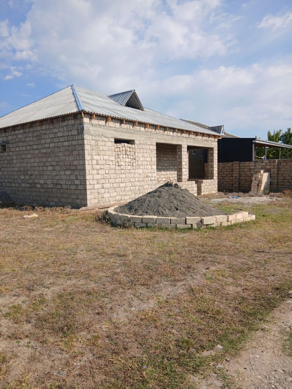 4 otaqlı, 99 kv. m, Kredit yoxdur, Təmirsiz