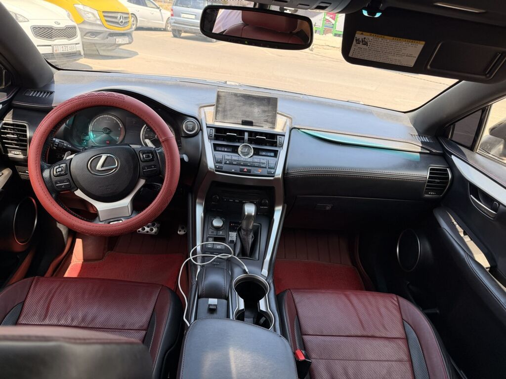 Lexus NX: 2015 г., 2 л, Автомат, Бензин, Кроссовер: фото 7