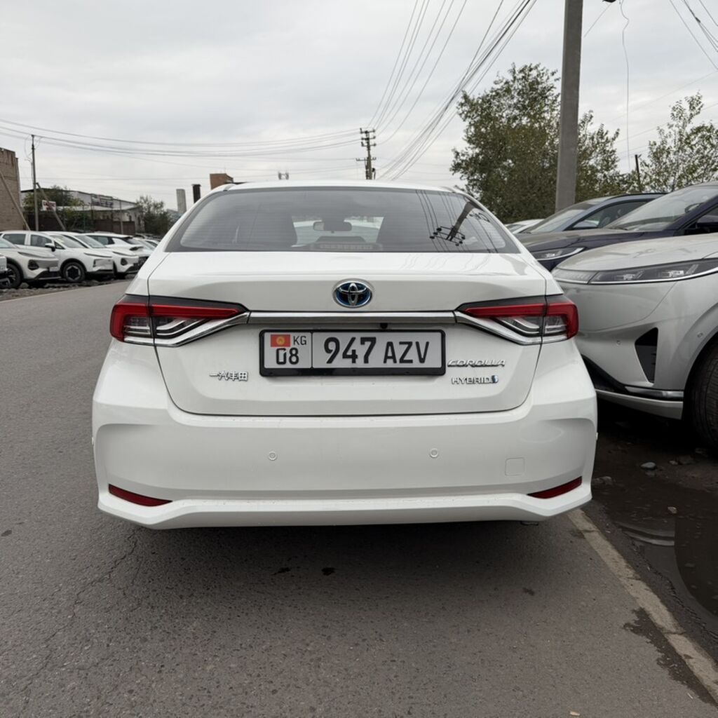 Toyota Corolla: 2022 г., Гибрид, Седан: фото 3