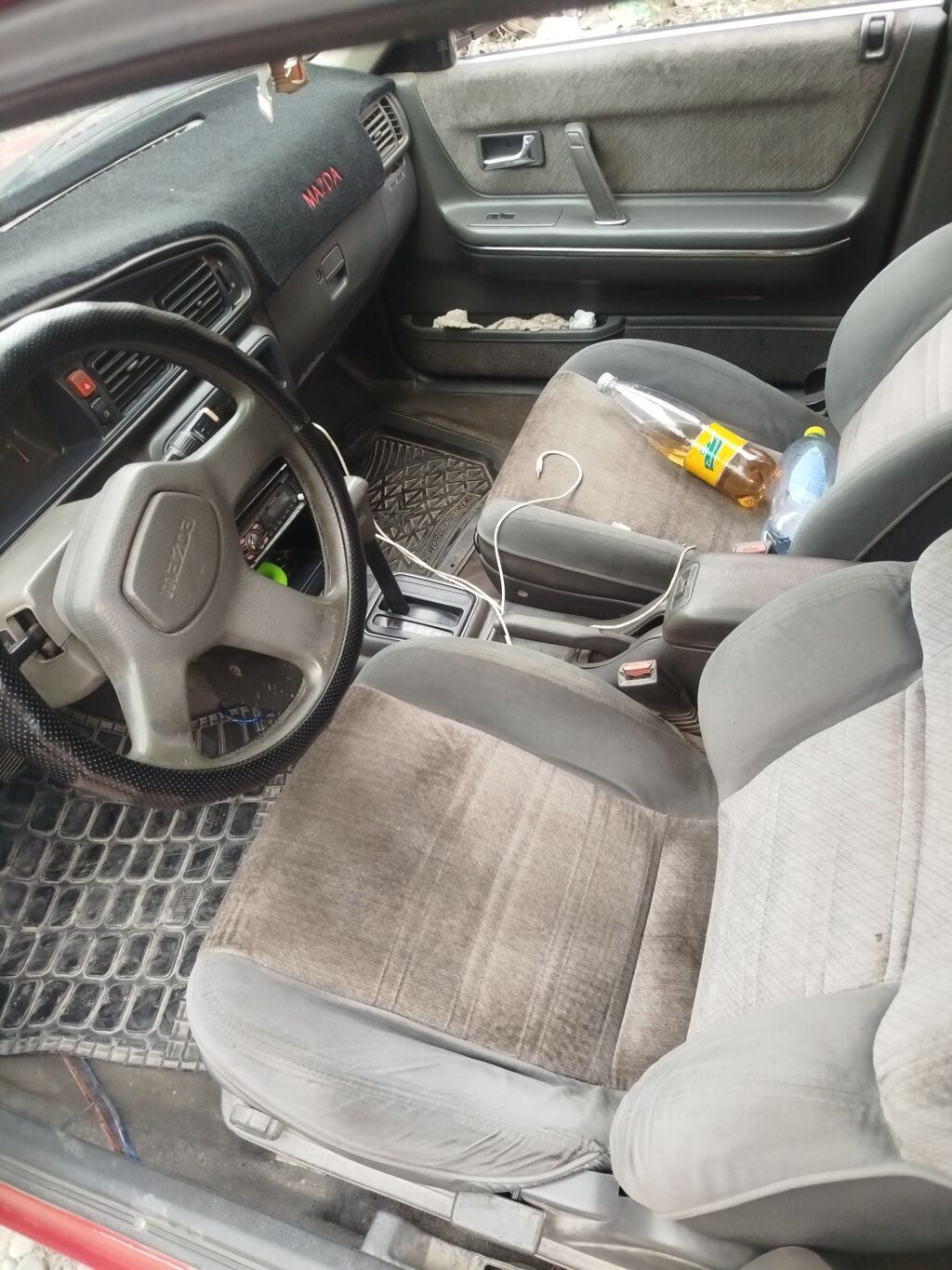 Mazda 626: 1989 г., 2.2 л, Автомат, Хэтчбэк: фото 4