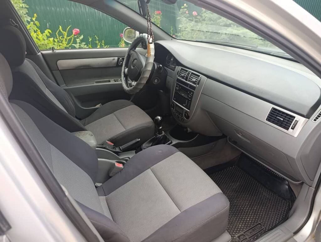 Chevrolet Lacetti: 2007 г., 1.8 л, Механика, Бензин, Седан: фото 4