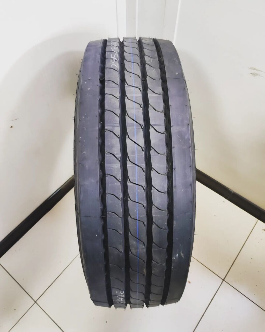 Шина AEOLUS 295/60R22,5/18PR WSR75 предназначена для установки на: фото 2