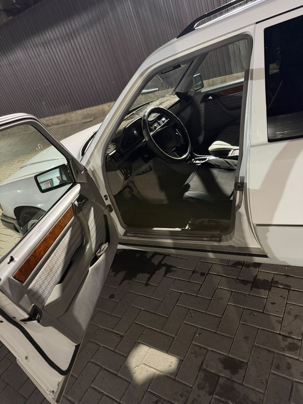 Mercedes-Benz W124: 1992 г., 2.3 л, Автомат, Бензин, Универсал: фото 6