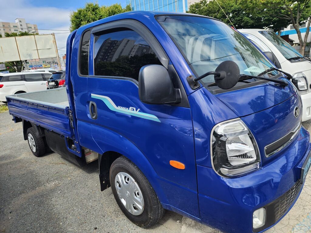 Kia BONGO: 2020 г., 2.5 л, Автомат, Электромобиль, Бус: фото 3