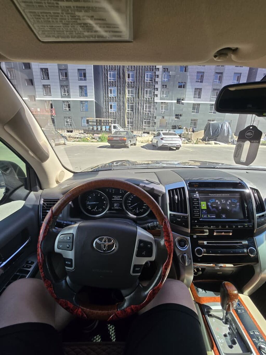 Toyota Land Cruiser: 2012 г., 4.6 л, Автомат, Газ, Внедорожник: фото 4