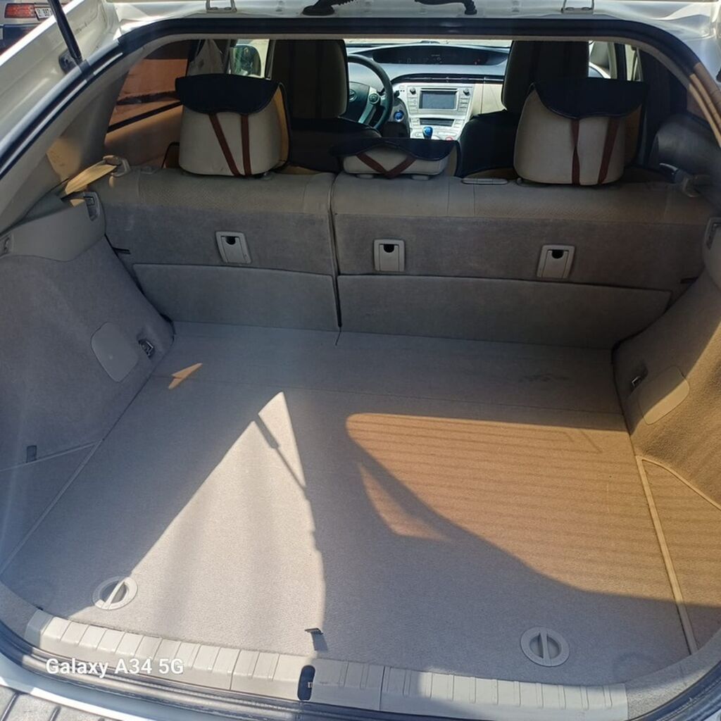 Toyota Prius: 2012 г., 1.8 л, Автомат, Гибрид, Хэтчбэк: фото 7