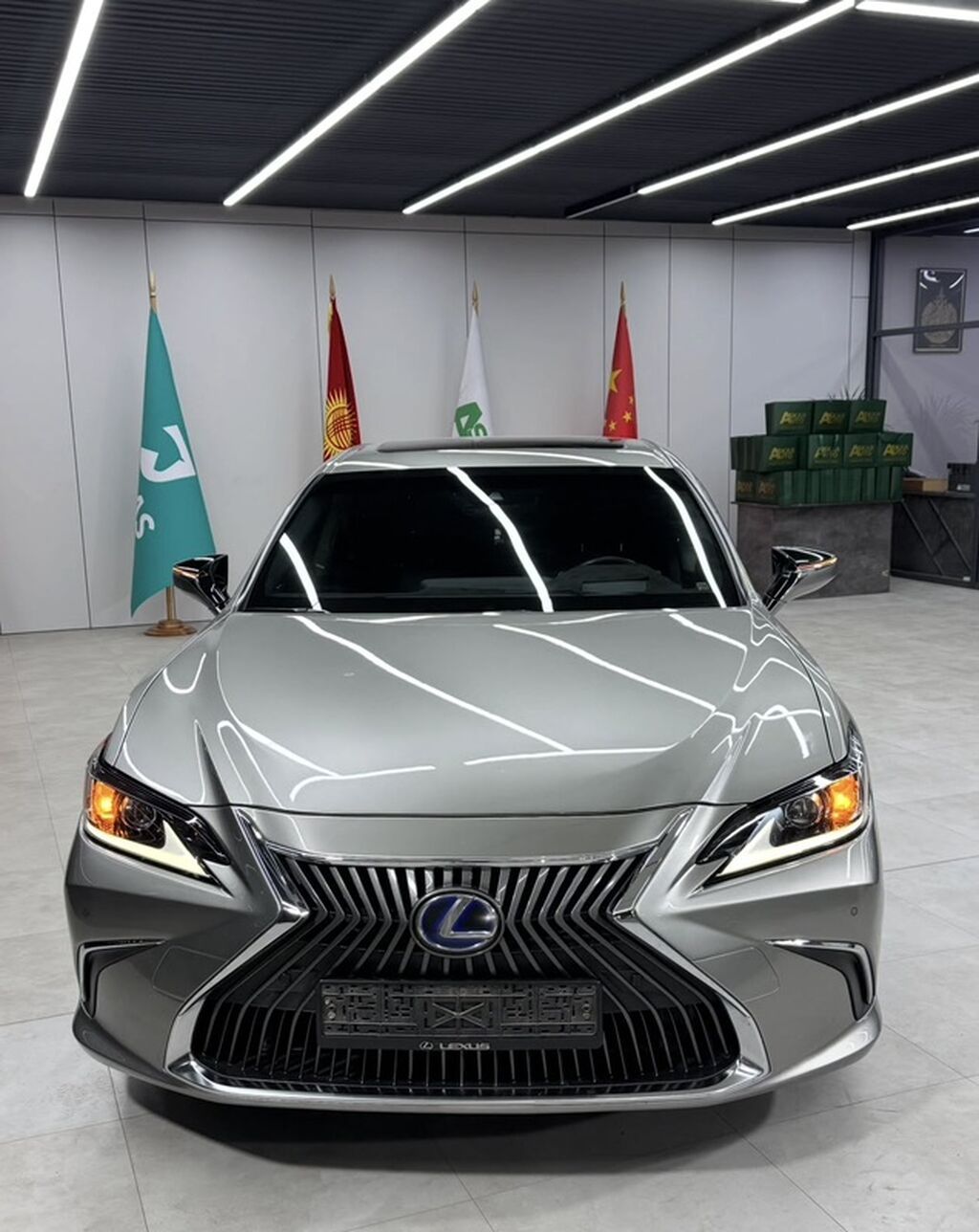 Lexus ES: 2018 г., 2.5 л, Автомат, Гибрид, Седан: фото 5