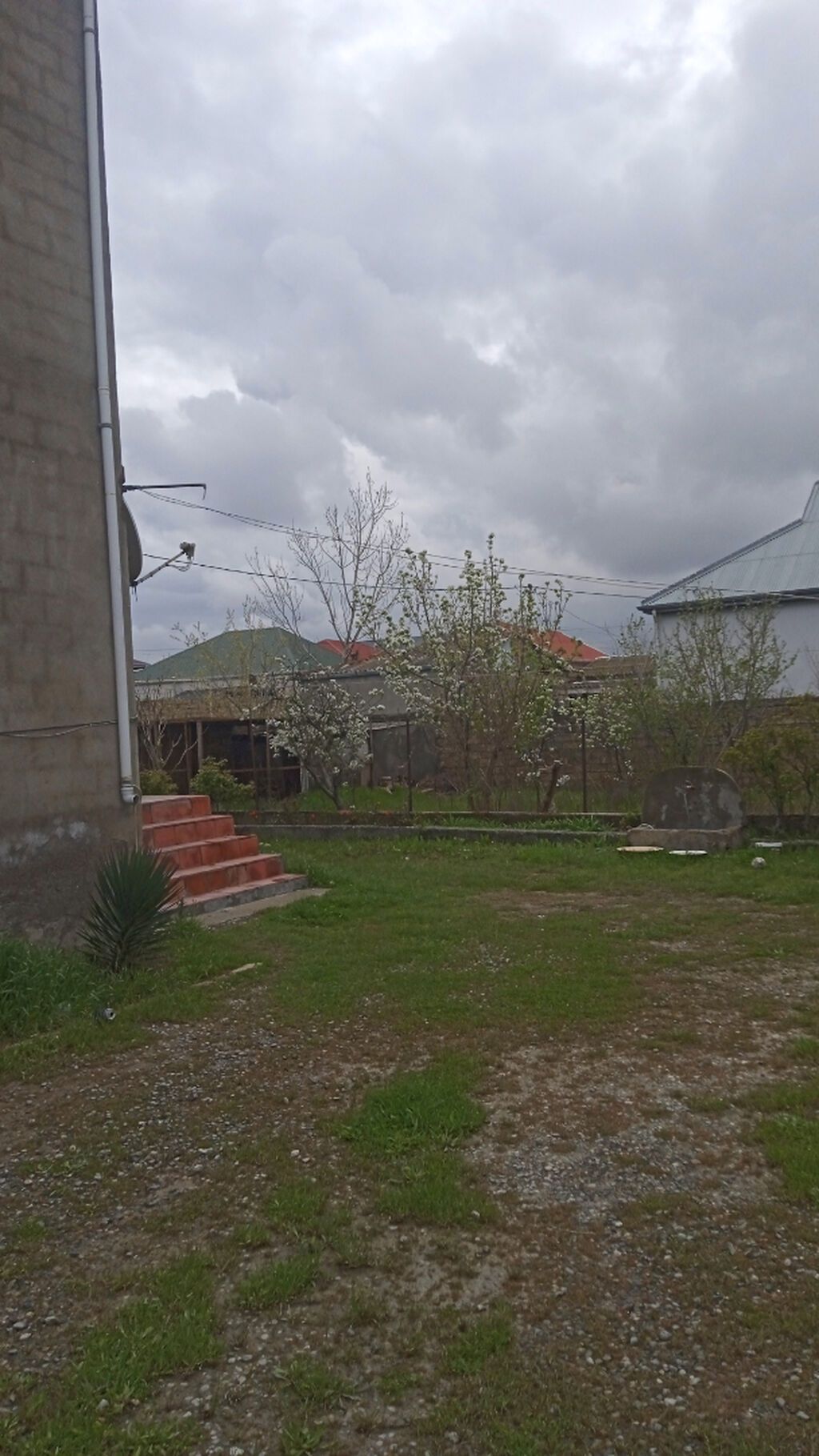 Ramana qəs. 9 otaq, 360 kv. m, Təmirsiz