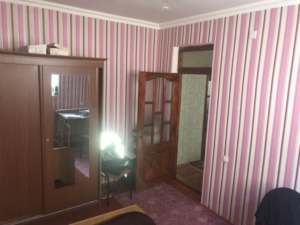 4 otaqlı, 100 kv. m, Kredit yoxdur, Orta təmir