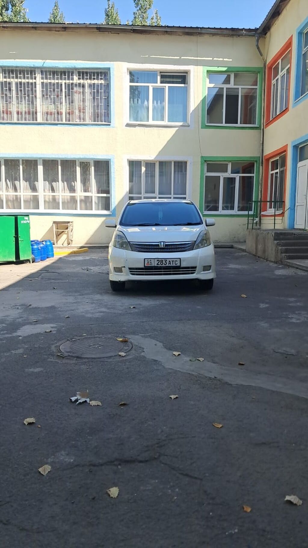 Toyota Isis: 2005 г., 1.8 л, Автомат, Газ, Минивэн: фото 2