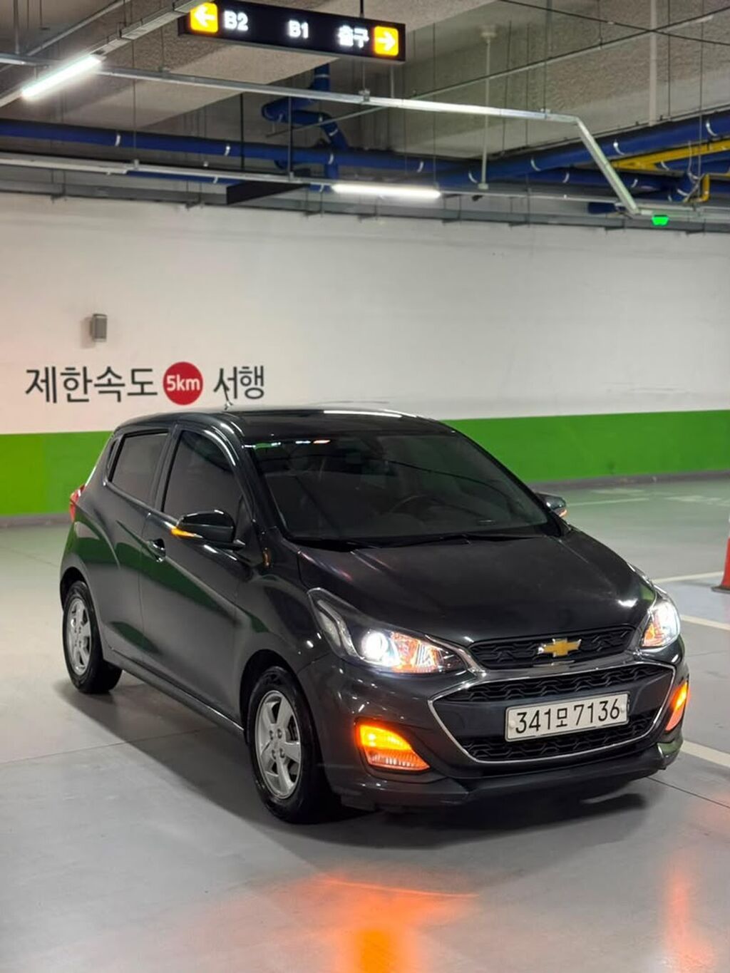 Chevrolet : 2019 г., 1 л, Автомат, Бензин, Хэтчбэк: фото 1