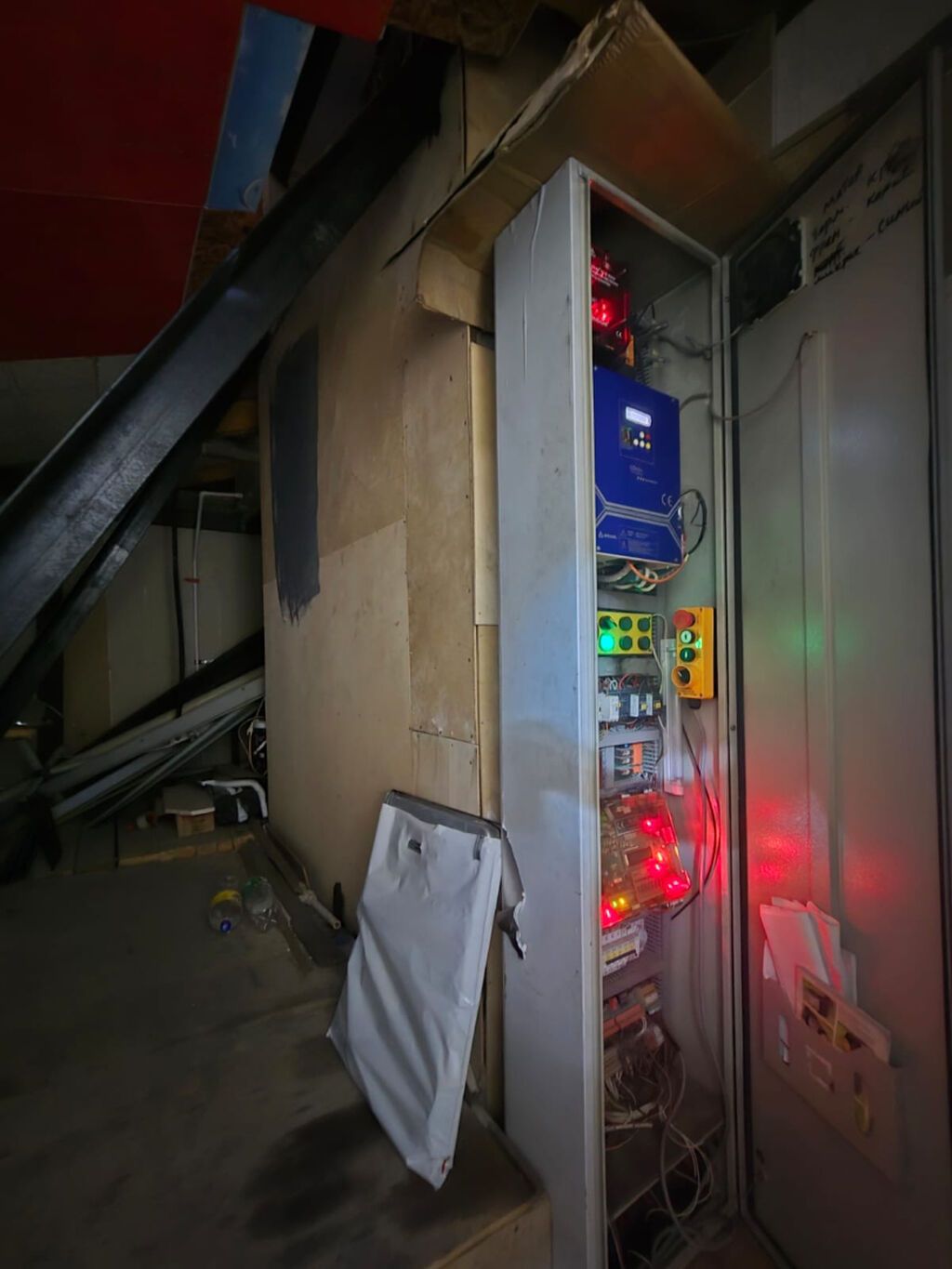 ƏHMƏDLİ METROSUNA PİYADA MƏSAFƏDƏ — 4 MƏRTƏBƏLİ 1.140 M² KOMMERSİYA