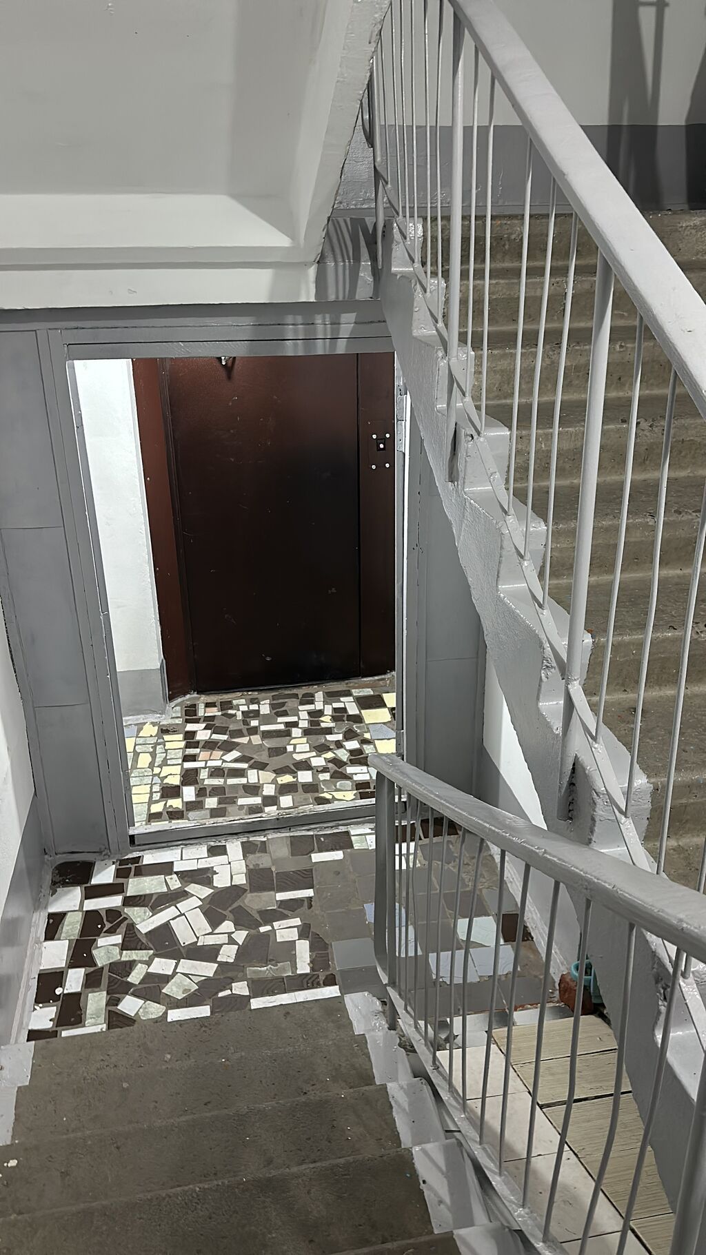 1 комната, 45 м², 12 мкр 106 серия, 5 этаж, Старый ремонт: фото 7