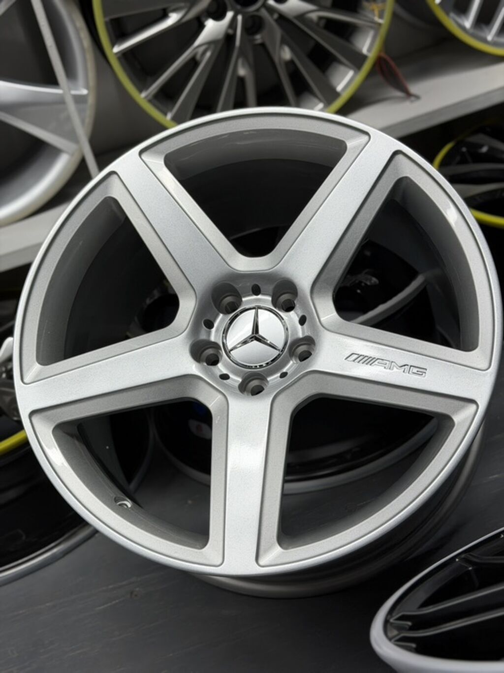 Литые Диски R 19 AMG, Комплект, отверстий - 5, Новый: фото 1