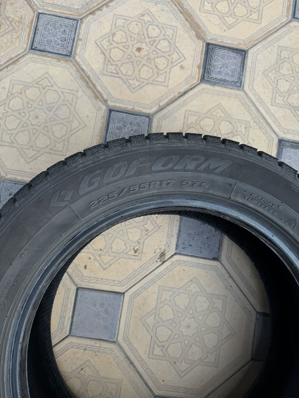 Зимние шины Goform 225/55 R17, отличное состояние: фото 3