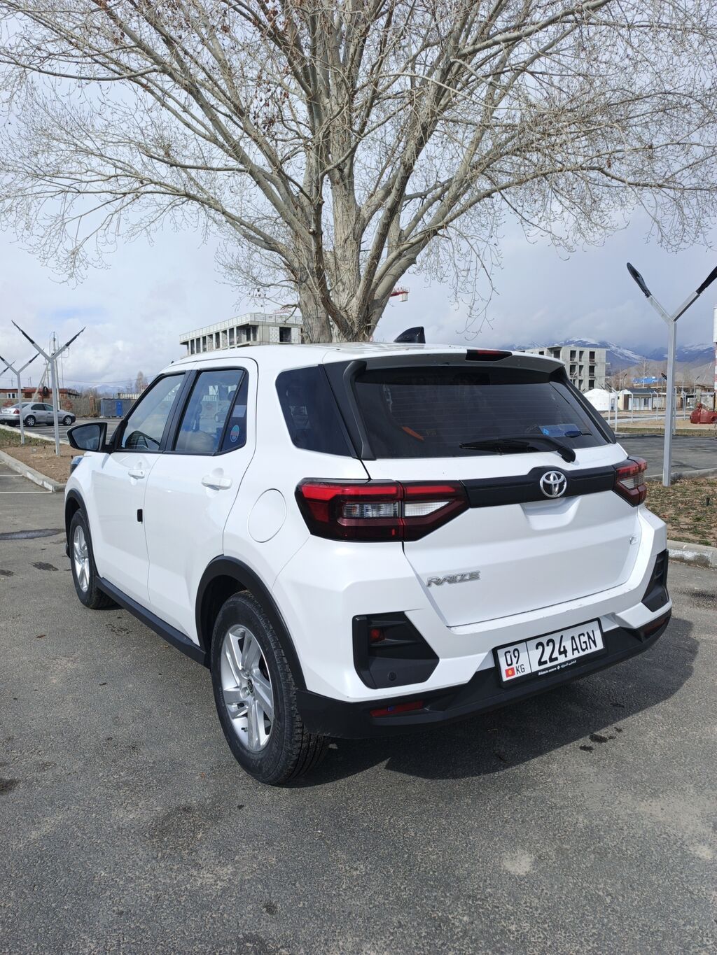 Toyota Raize: 2024 г., 1.2 л, Автомат, Бензин, Кроссовер: фото 3