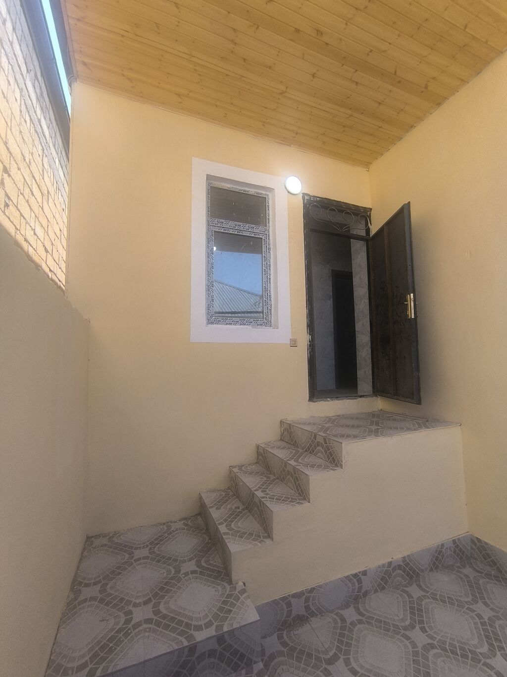 3 otaqlı, 70 kv. m, Yeni təmirli