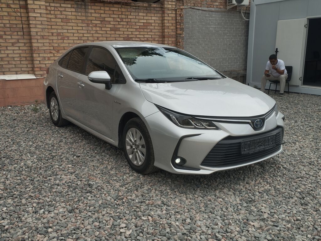 Toyota Corolla: 2021 г., 1.8 л, Вариатор, Гибрид, Седан: фото 3