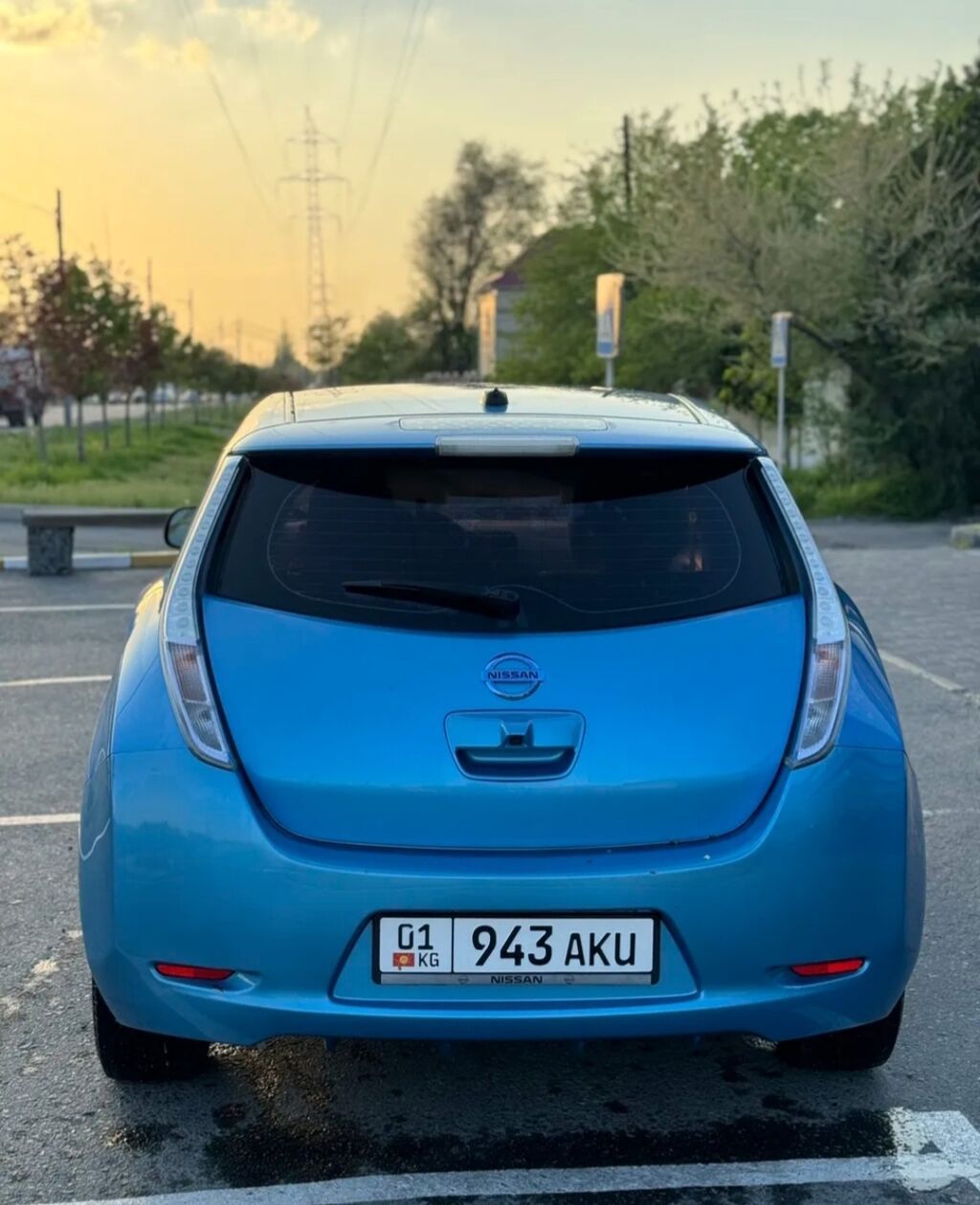 Nissan Leaf: 2011 г., Электромобиль, Хэтчбэк: фото 3