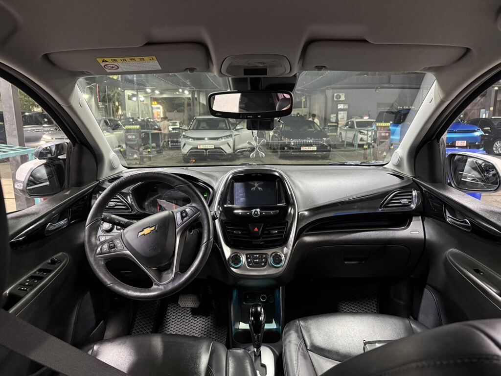 Chevrolet Spark: 2016 г., 1 л, Автомат, Бензин, Хэтчбэк: фото 5