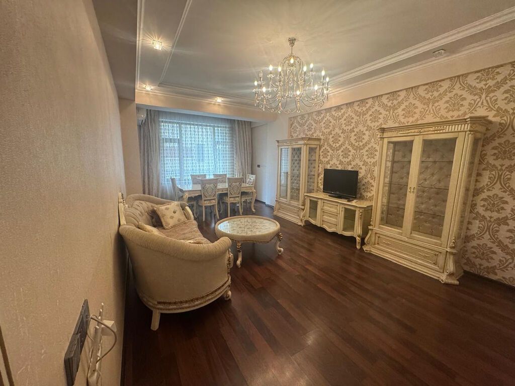 3 otaqlı, Yeni tikili, 148 kv. m