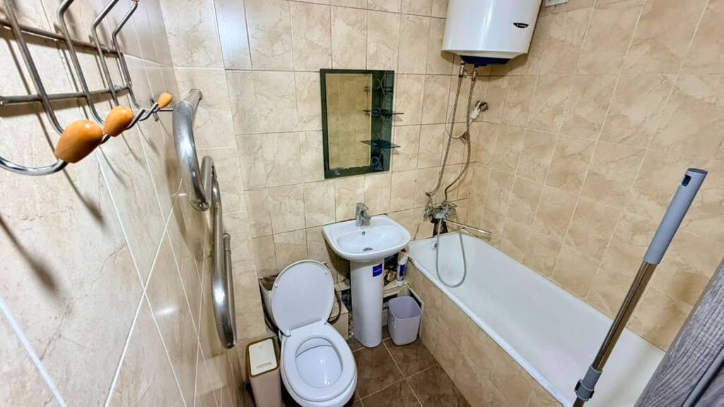 3 комнаты, 58 м², ул. Боконбаева / Гоголя 104 серия, 1 этаж, Косметический ремонт: фото 8