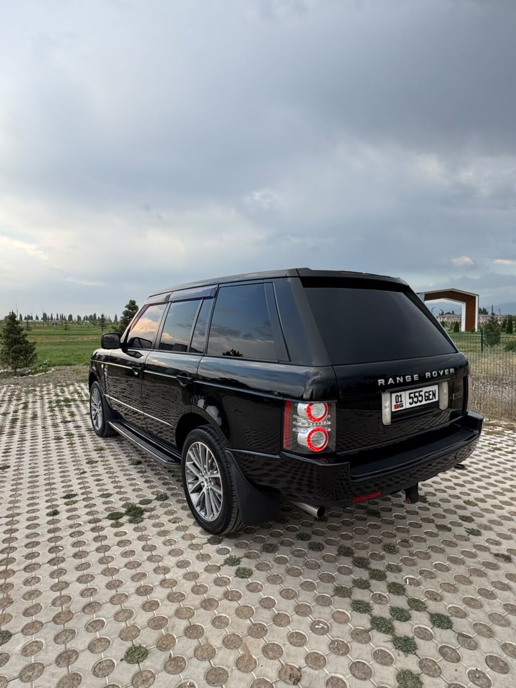 Land Rover Range Rover: 2010 г., 5 л, Автомат, Бензин, Внедорожник: фото 7