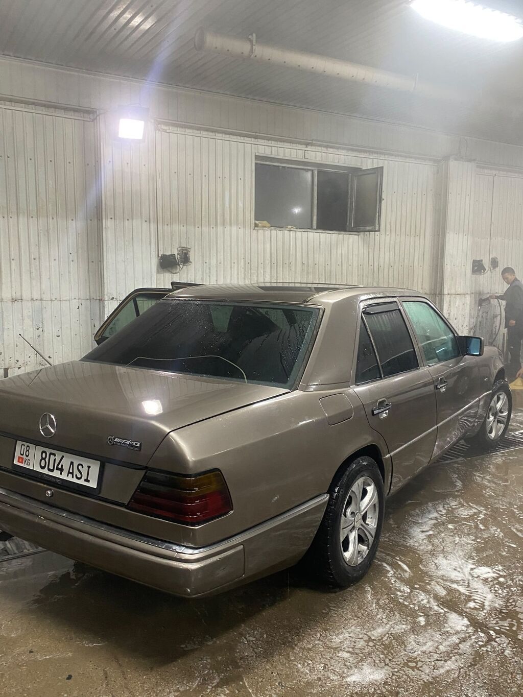 Mercedes-Benz W124: 1990 г., Механика, Бензин, Седан — фото 3