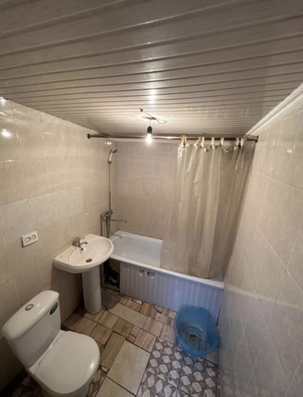 Квартира берилет 1 же 2 эркек балага Баасы:14000 Адрес:Жибек: фото 3