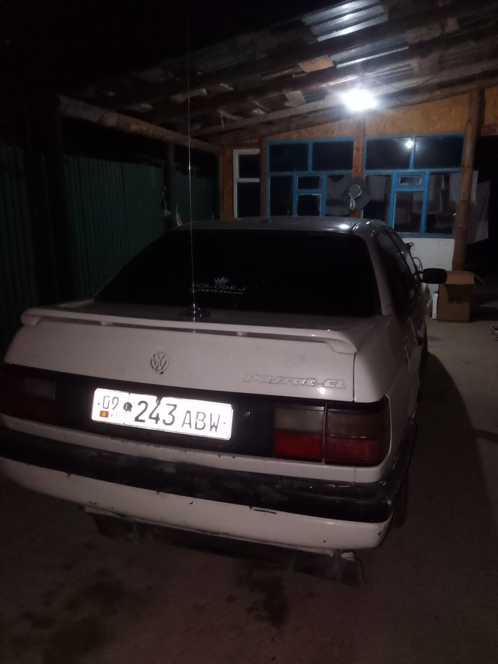 Volkswagen Passat: 1991 г., 1.8 л, Механика, Бензин, Седан: фото 1