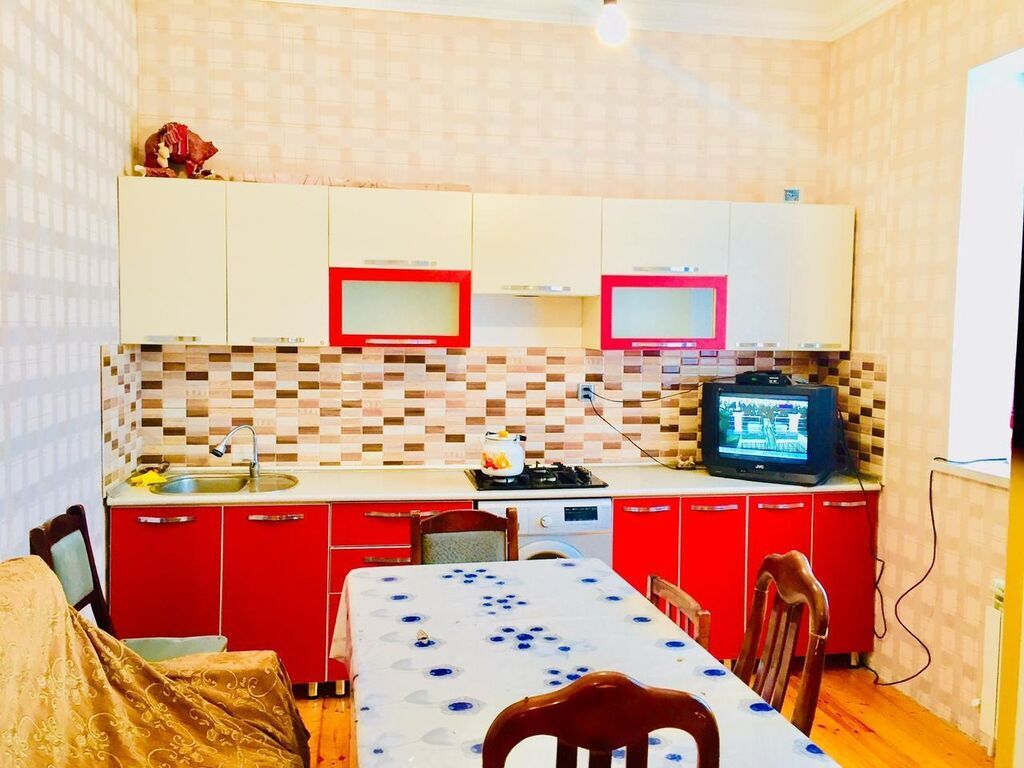 3 otaqlı, 90 kv. m, Yeni təmirli