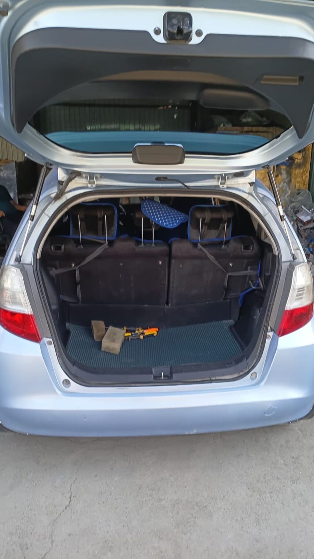 Honda Fit: 2009 г., 1.4 л, Вариатор, Бензин, Хэтчбэк: фото 7