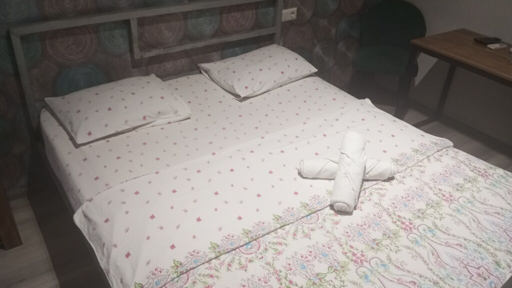 Отель рядом с центром! Чисто!Уютно! Парковка! В номере смарт-ТВ: фото 2