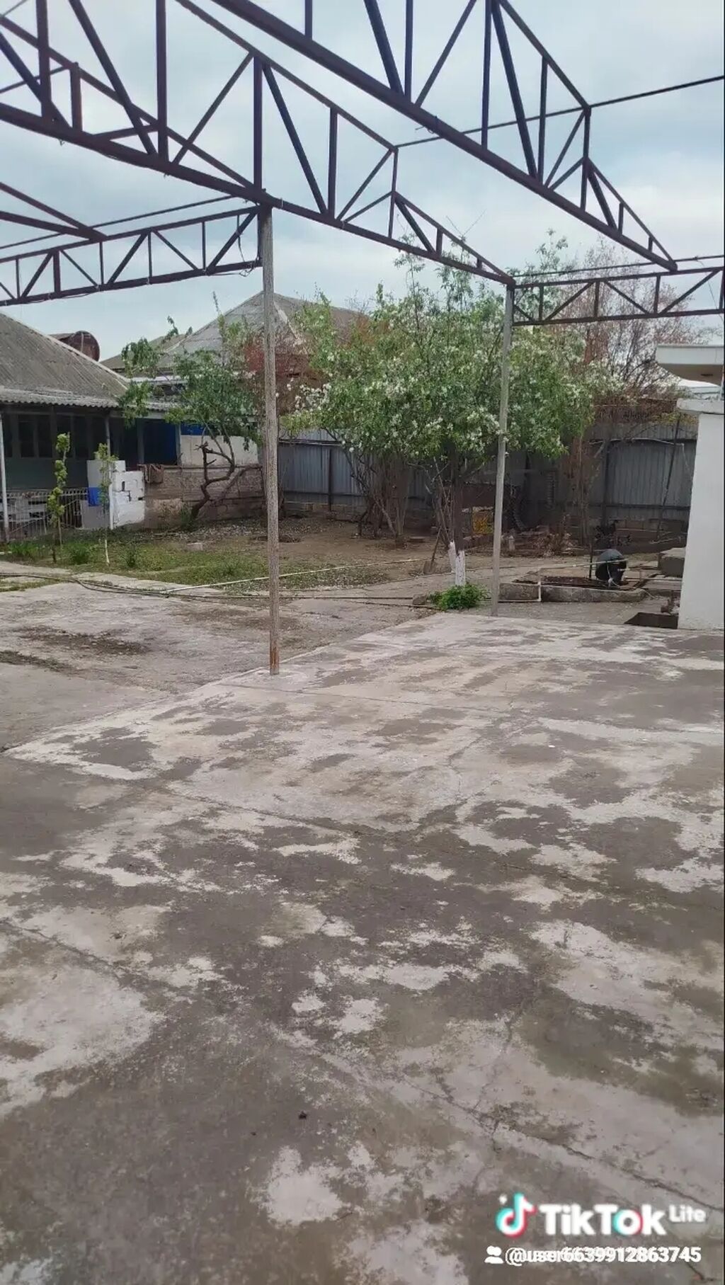 Satılır: həyəti olan fərdi yaşayış evi. Sabirabad şəhərinin tam
