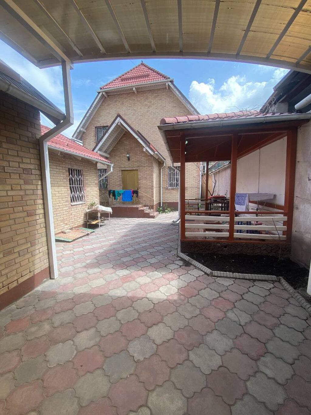 🏠 Продаю уютный двухэтажный дом! 🏠: 205000 USD ▷ Продажа домов | Бишкек |  33902636 ᐈ lalafo.kg