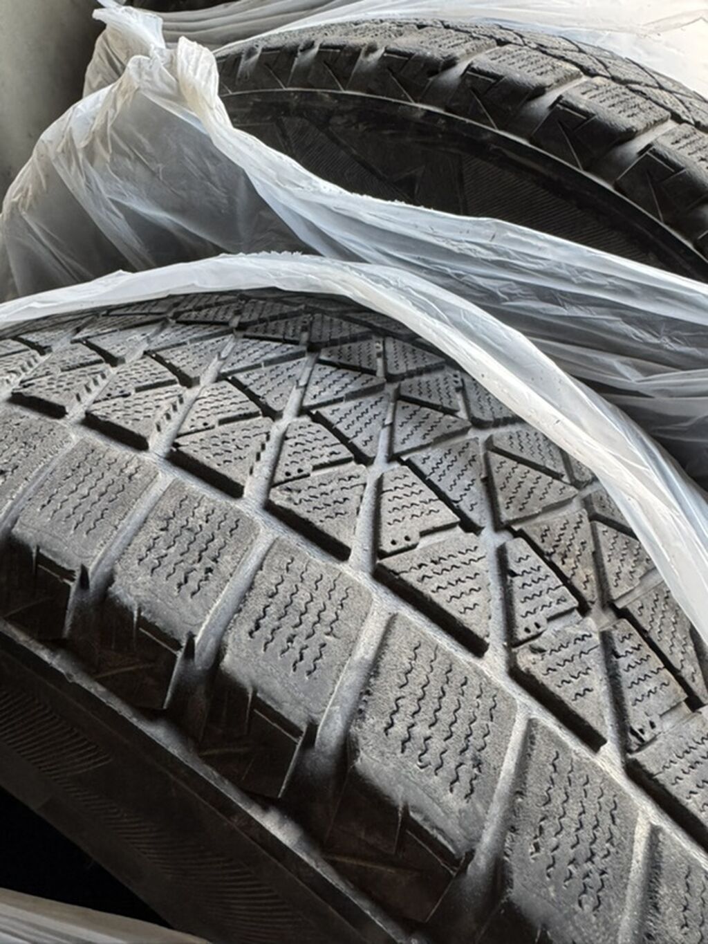 Комплект зимних шин Bridgestone Blizzak DM-V2 — 4 шт. ЦЕНА СМЕШНАЯ: фото 2