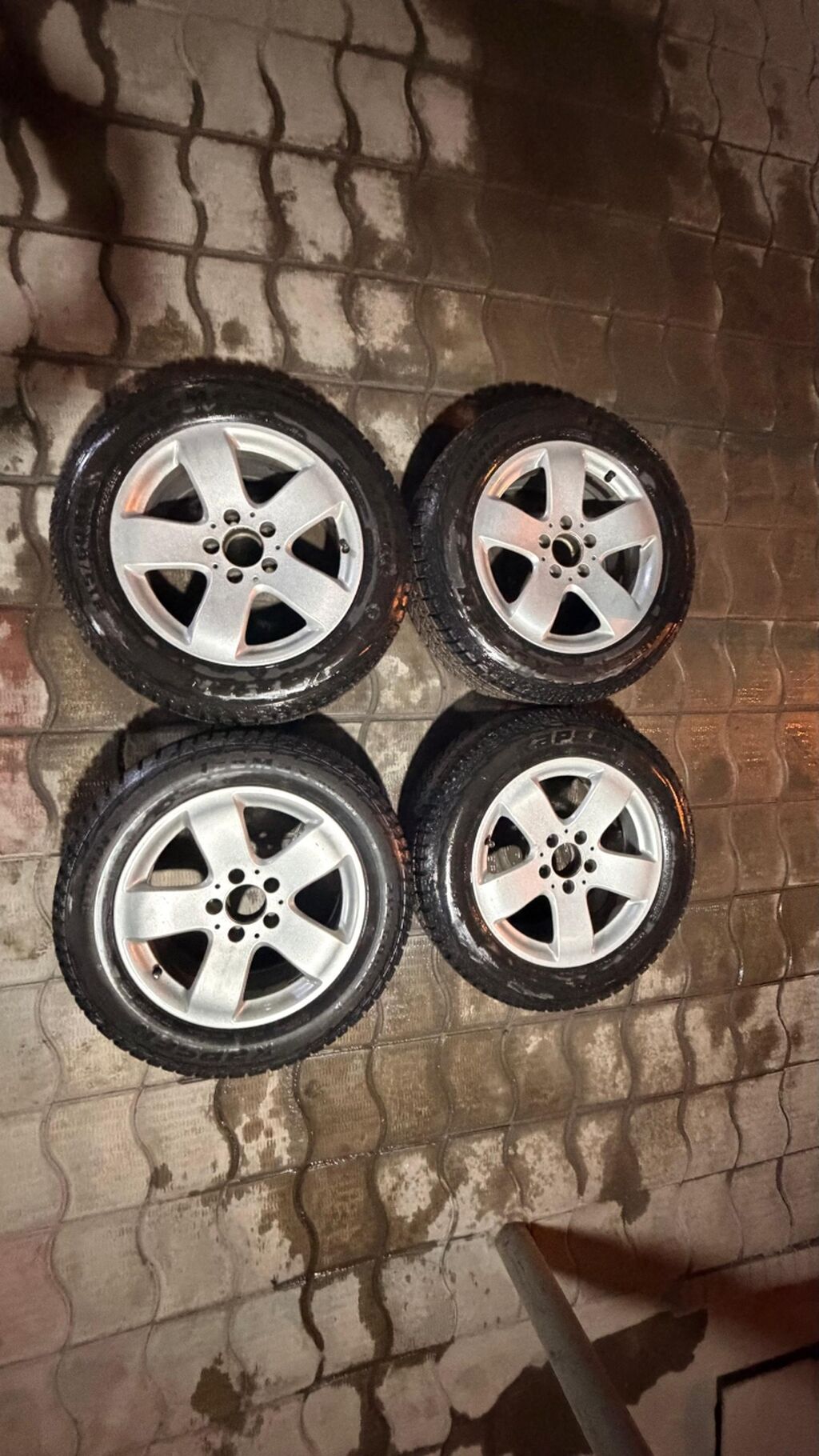 Диски Mercedes с шинами 215/60/R16 Зимний комплект. Состояние: фото 8