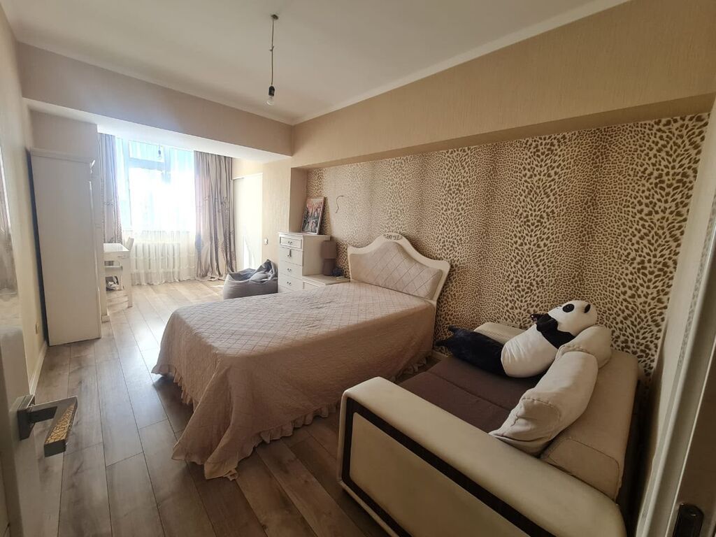 4 комнаты, 136 м², Дордой Плаза ТРЦ Индивидуалка, 5 этаж, Дизайнерский ремонт: фото 6