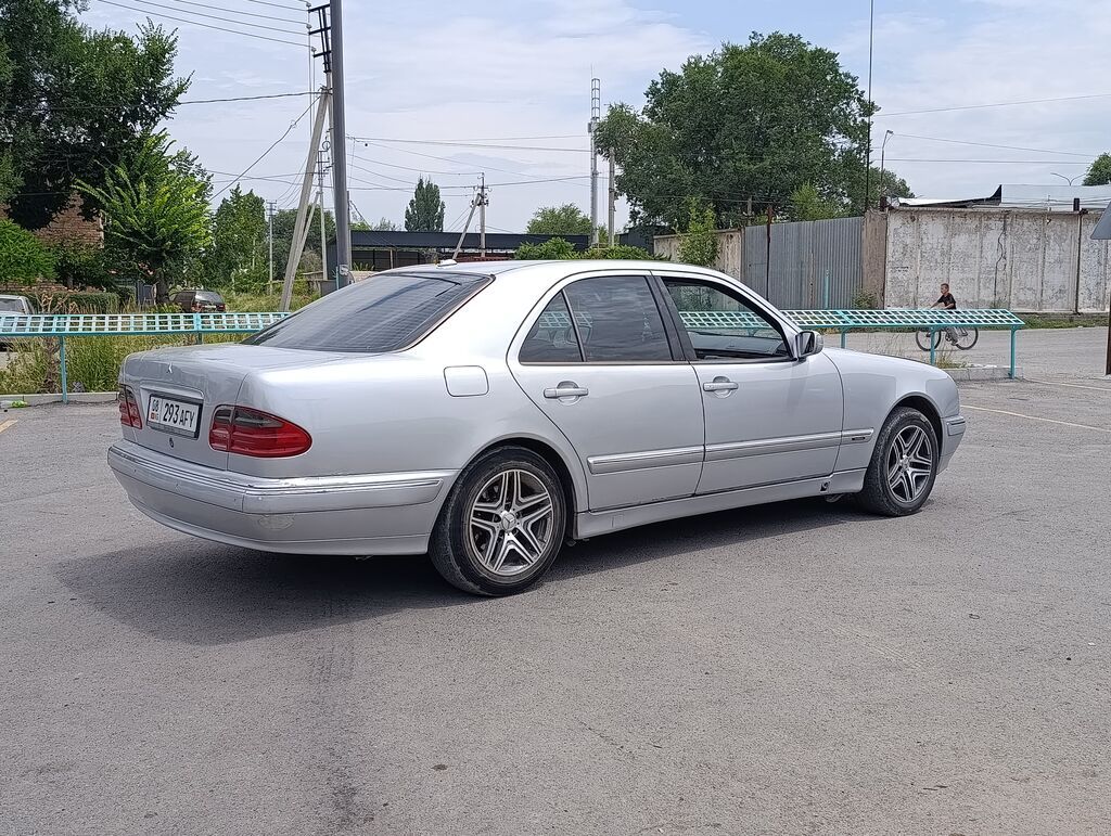 Mercedes-Benz E-Class: 2001 г., 3.2 л, Автомат, Газ, Седан: фото 4